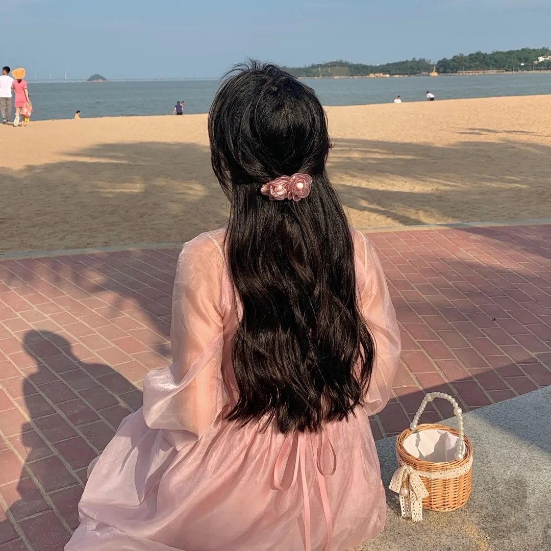 隔壁的吸血鬼美眉